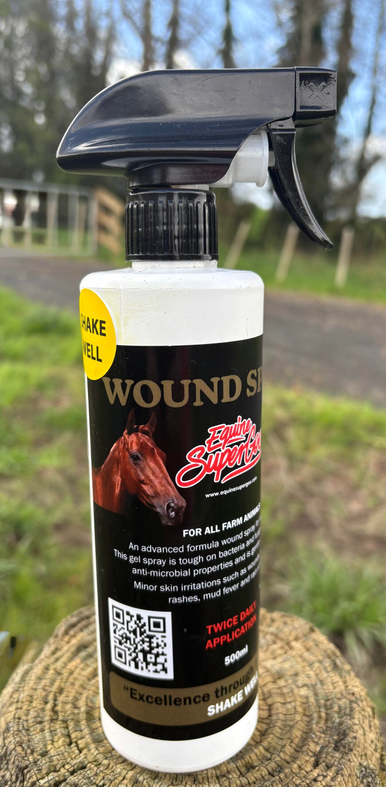 Bottle of Wound Spray for Horses and all farm animals - Equine SuperGoo